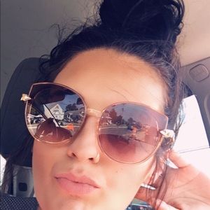 Meet your Posher, Madeline